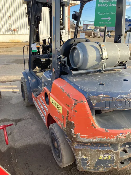 2018 Toyota 8FGU30 Warehouse Forklift