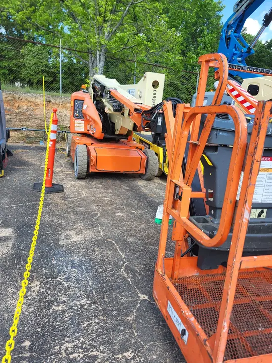 2015 JLG E400AJPN Articulating Boom Lift