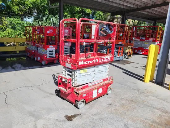 2018 MEC MICRO 19 Scissor Lift