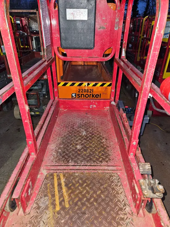 2018 MEC MICRO 19 Scissor Lift
