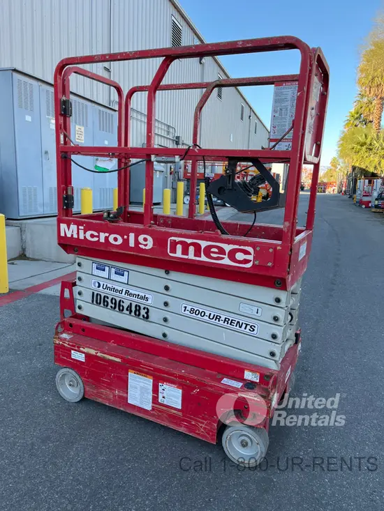 2017 MEC MICRO 19 Scissor Lift