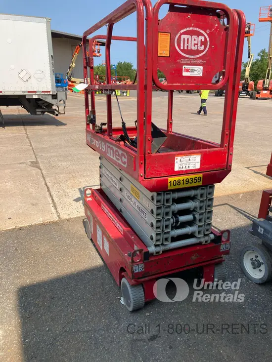 2018 MEC MICRO 19 Scissor Lift