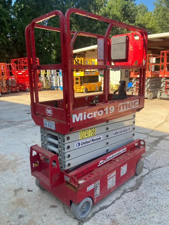 2018 MEC MICRO 19 Scissor Lift