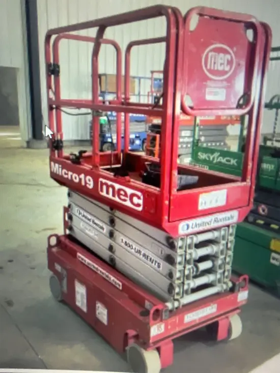 2018 MEC MICRO 19 Scissor Lift