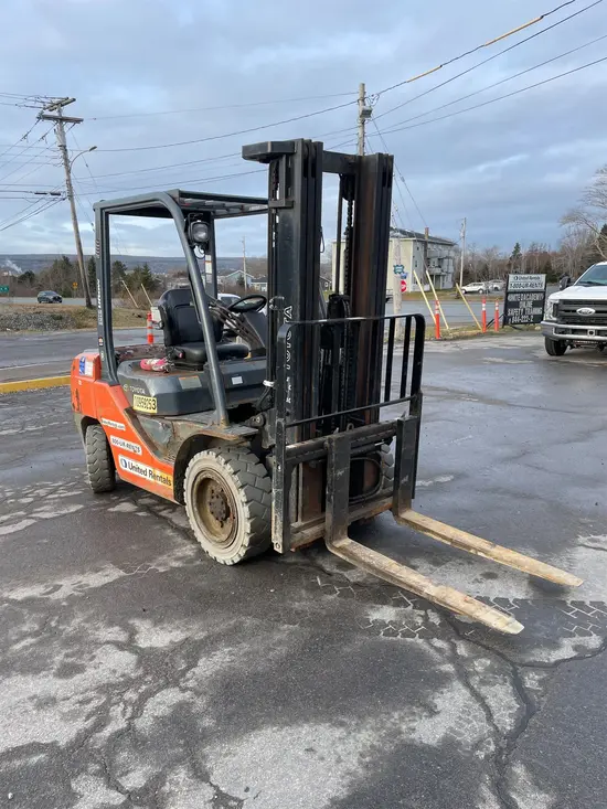 2019 Toyota 8FGU30 Warehouse Forklift