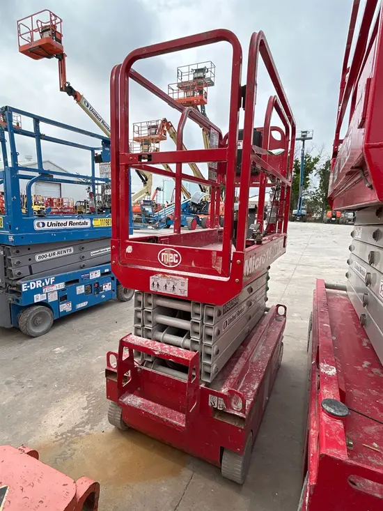 2019 MEC MICRO 19 Scissor Lift