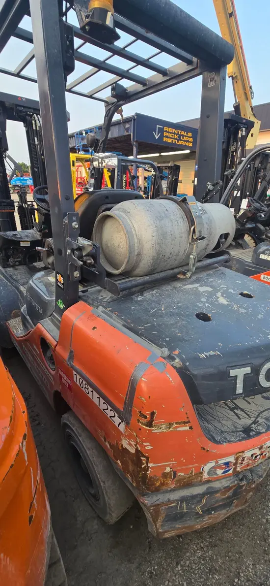 2018 Toyota 8FGU30 Warehouse Forklift