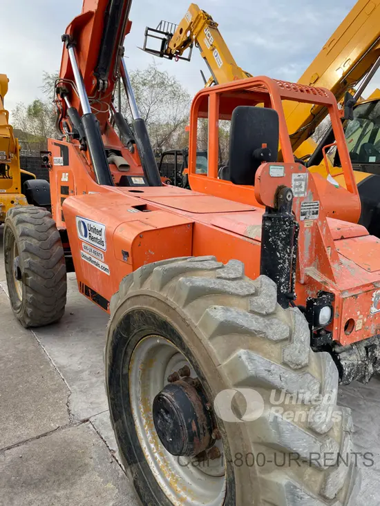 2017 SKYTRAK 8042 Forklift