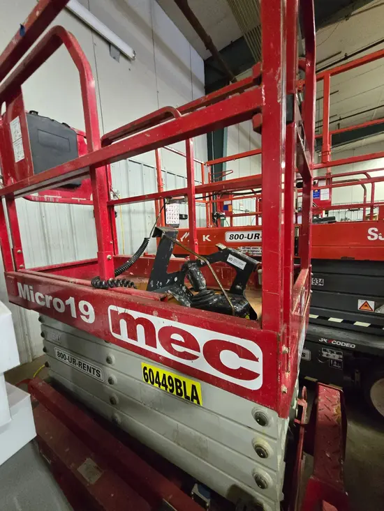 2018 MEC MICRO 19 Scissor Lift
