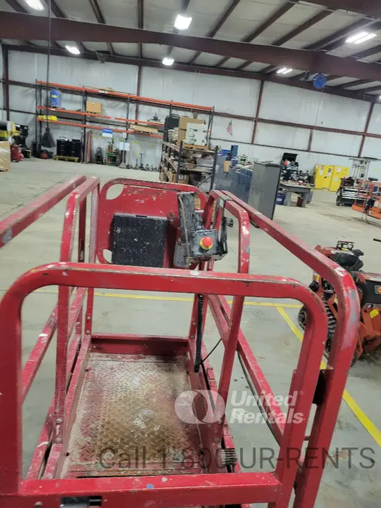2018 MEC MICRO 19 Scissor Lift