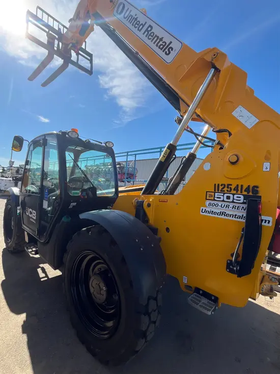 2021 JCB 509-42 Forklift