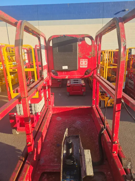 2018 MEC MICRO 19 Scissor Lift