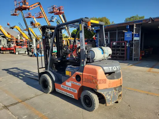 2019 Toyota 8FGU25 Warehouse Forklift