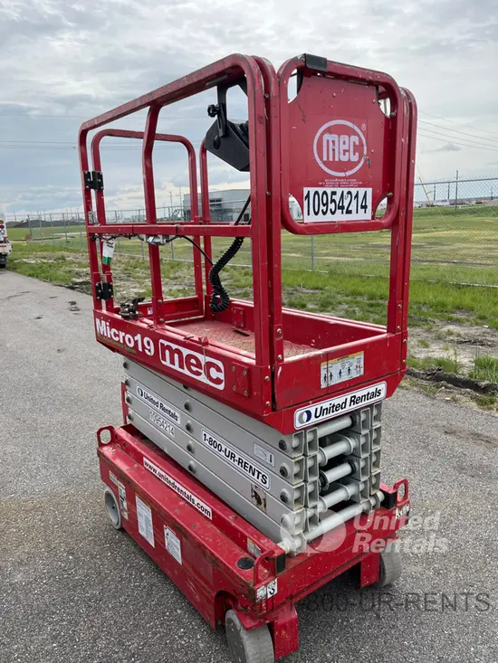 2019 MEC MICRO 19 Scissor Lift