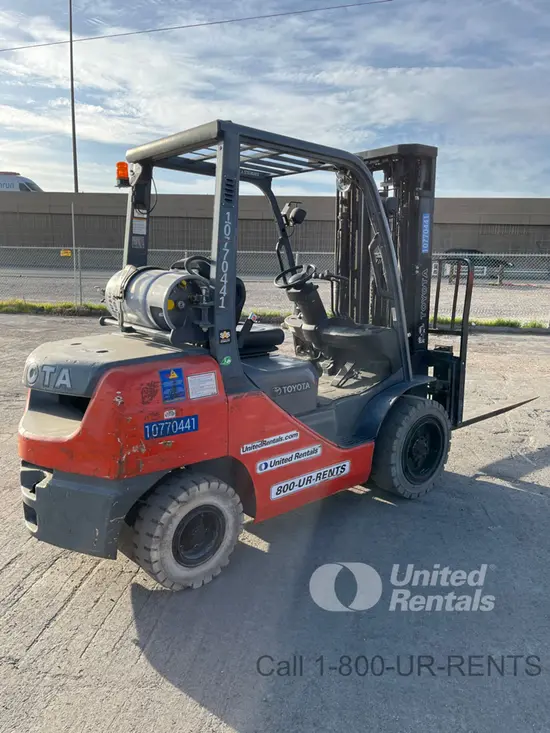 2018 Toyota 8FGU30 Warehouse Forklift