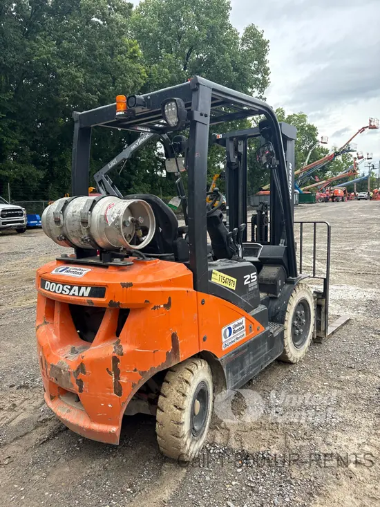 2022 Doosan G25E-7DF Warehouse Forklift