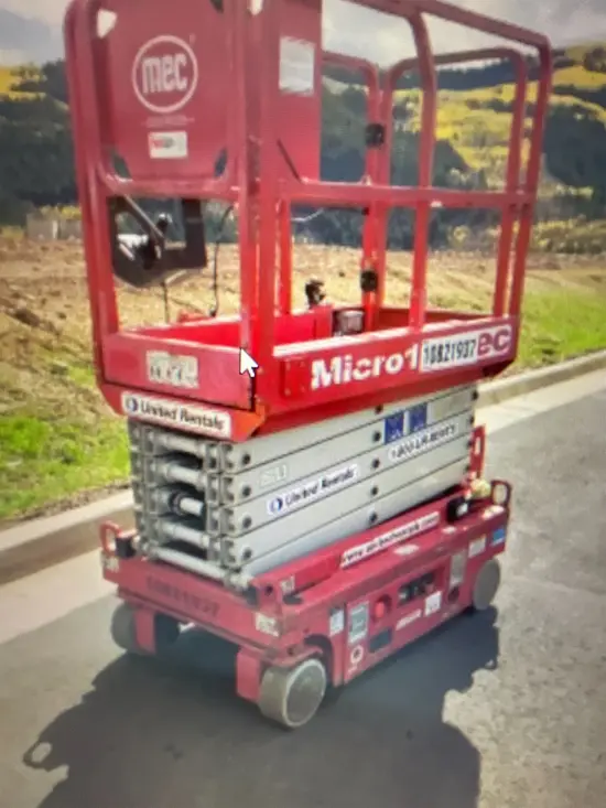 2018 MEC MICRO 19 Scissor Lift