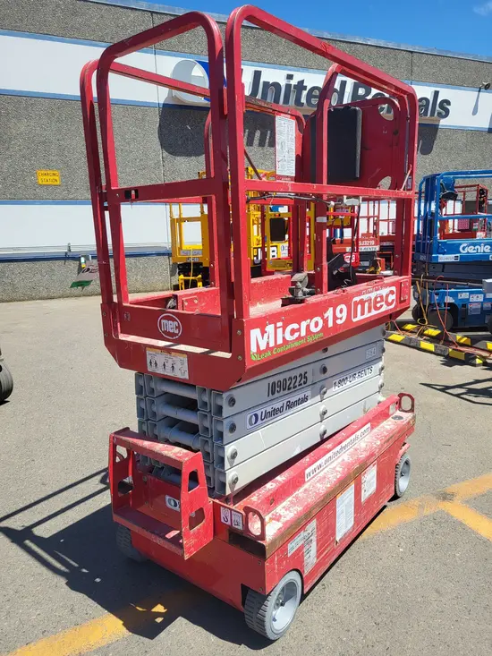 2019 MEC MICRO 19 Scissor Lift