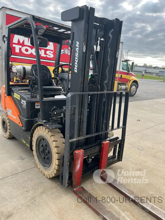 2022 Doosan G25E-7DF Warehouse Forklift