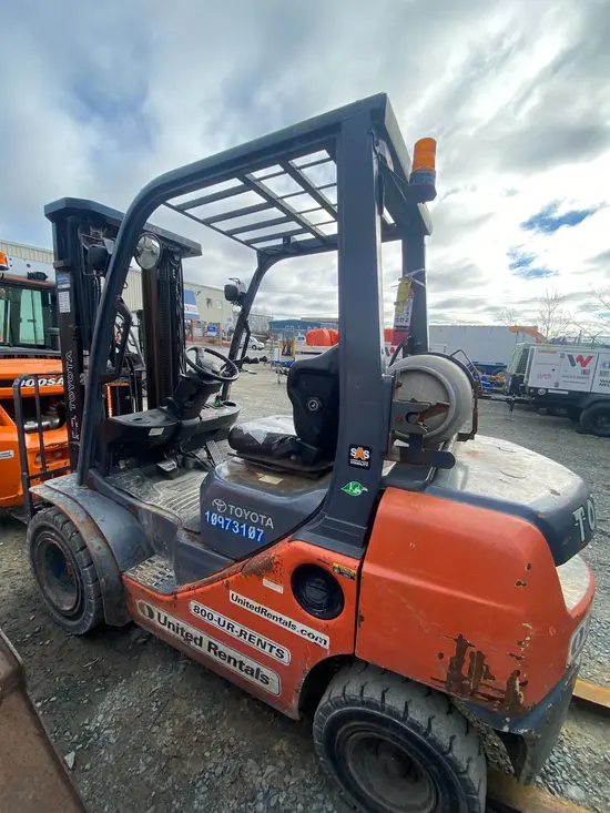2019 Toyota 8FGU25 Warehouse Forklift