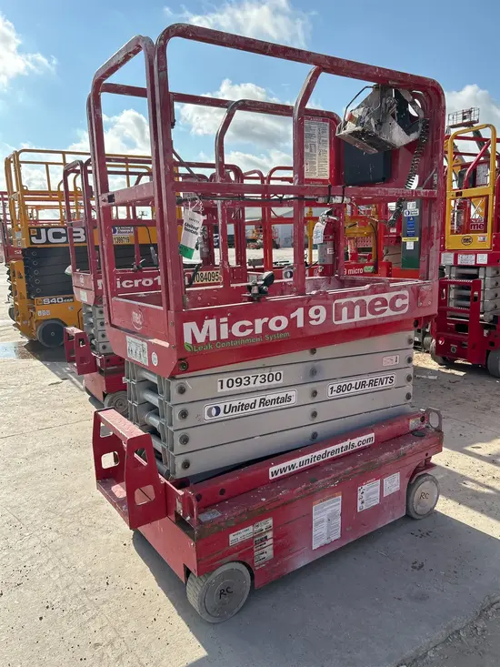 2019 MEC MICRO 19 Scissor Lift