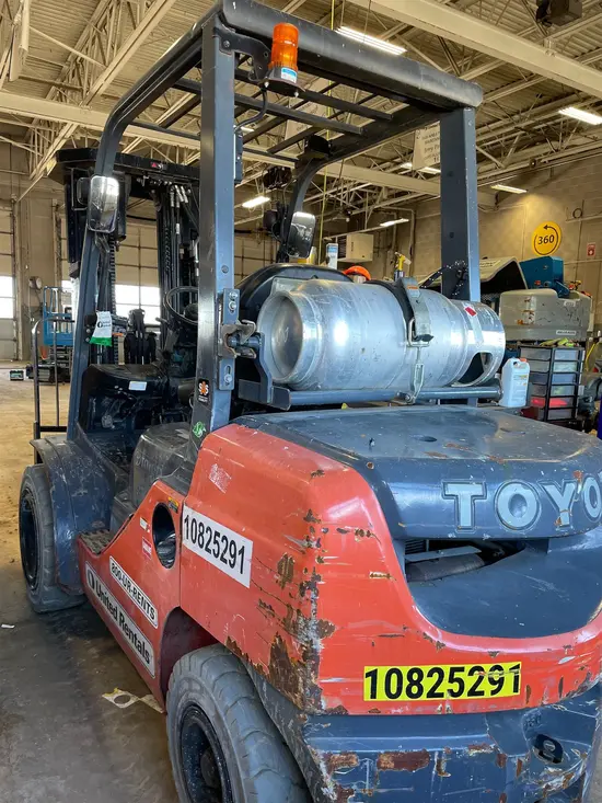 2018 Toyota 8FGU30 Warehouse Forklift
