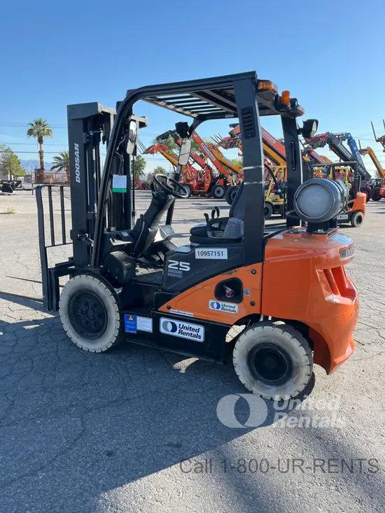 2019 Doosan G25P-7DF Warehouse Forklift