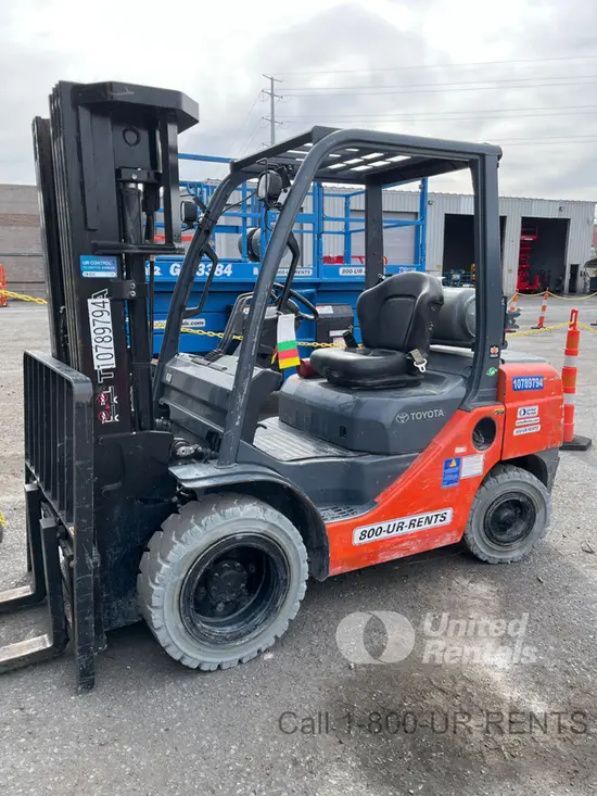 2018 Toyota 8FGU30 Warehouse Forklift