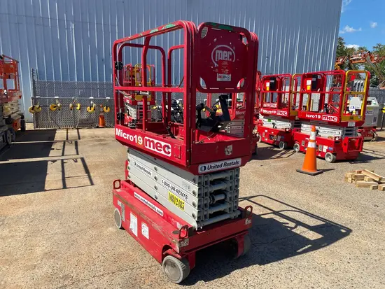 2018 MEC MICRO 19 Scissor Lift