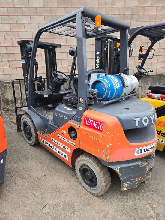 2019 Toyota 8FGU25 Warehouse Forklift