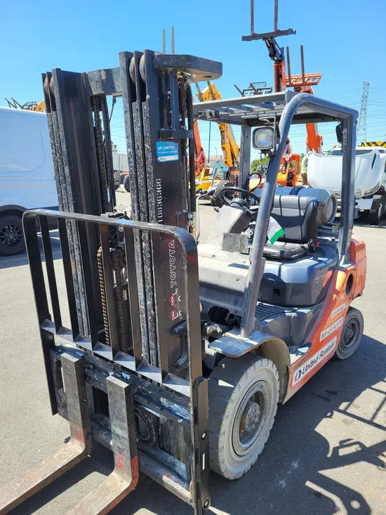 2018 Toyota 8FGU25 Warehouse Forklift