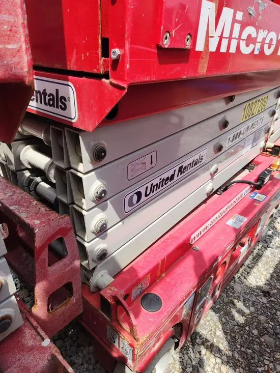 2018 MEC MICRO 19 Scissor Lift
