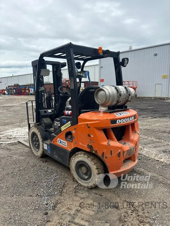 2022 Doosan G25E-7DF Warehouse Forklift