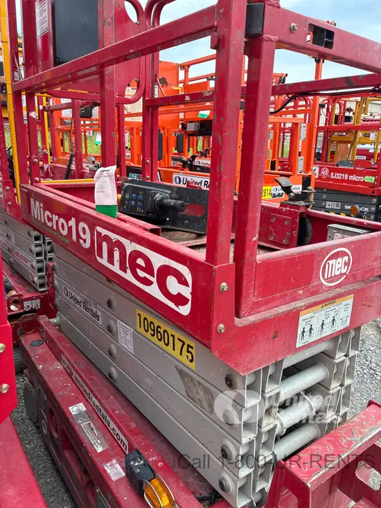 2019 MEC MICRO 19 Scissor Lift