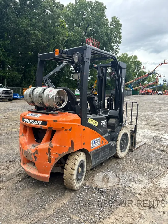 2022 Doosan G25E-7DF Warehouse Forklift