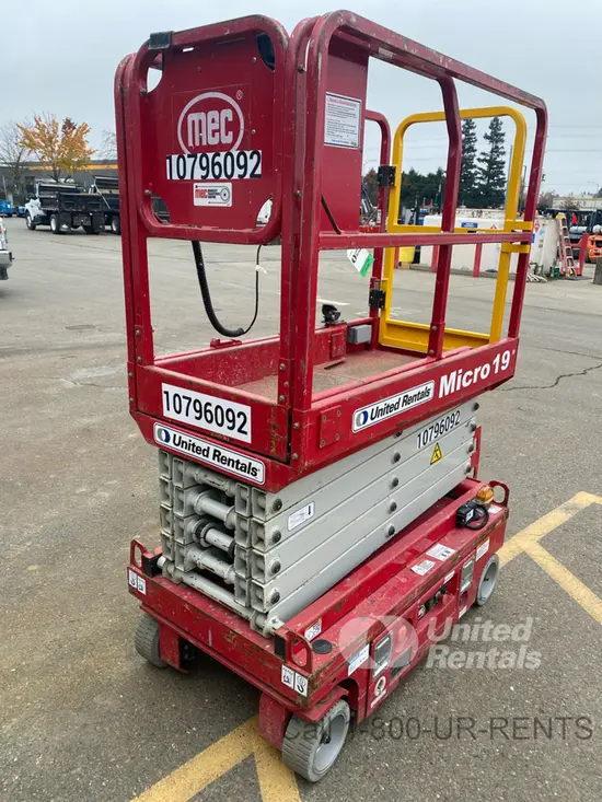 2018 MEC MICRO 19 Scissor Lift