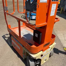 2019 JLG 1230ES Self-Propelled One-Person Lift