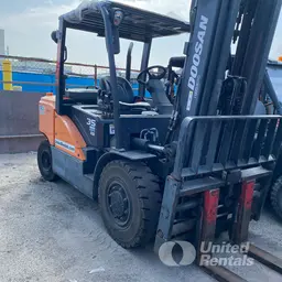 2019 Doosan D35S-7 Warehouse Forklift