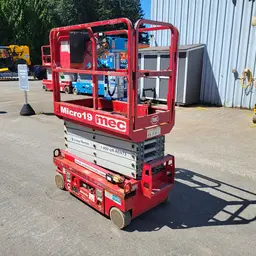 2018 MEC MICRO 19 Scissor Lift