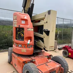 2014 JLG E300AJP Articulating Boom Lift