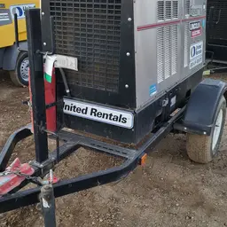 2019 Lincoln Electric VANTAGE 549 Welder