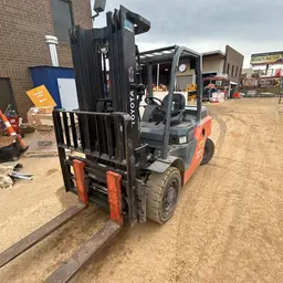 2019 Toyota 8FD35U Warehouse Forklift