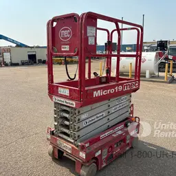 2018 MEC MICRO 19 Scissor Lift
