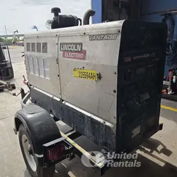 2019 Lincoln Electric VANTAGE 435 Welder