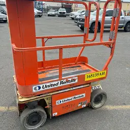 2016 JLG 1230ES Self-Propelled One-Person Lift