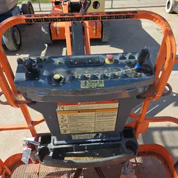 2013 JLG E450AJ Articulating Boom Lift