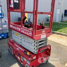 2018 MEC MICRO 19 Scissor Lift