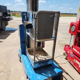 2018 Genie GR-20 Self-Propelled One-Person Lift