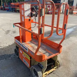 2017 JLG 1230ES Self-Propelled One-Person Lift