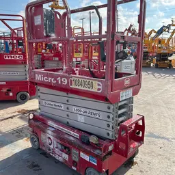 2018 MEC MICRO 19 Scissor Lift